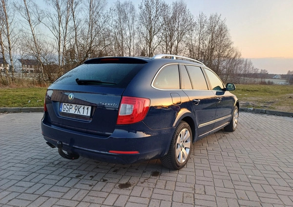 Skoda Superb cena 31900 przebieg: 271000, rok produkcji 2012 z Reda małe 379